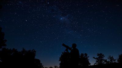 Télescope Skywatcher Heritage 130P sous un ciel étoilé